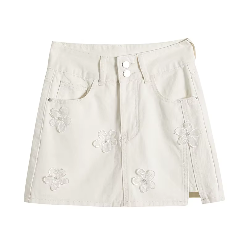 Jupe-short en jean blanc pour femme, taille haute, double boutonnage, mini-jupe ornée de fleurs 3D et perles, avec short de sécurité intégré, coupe trapèze, pour l'été sorties nocturnes