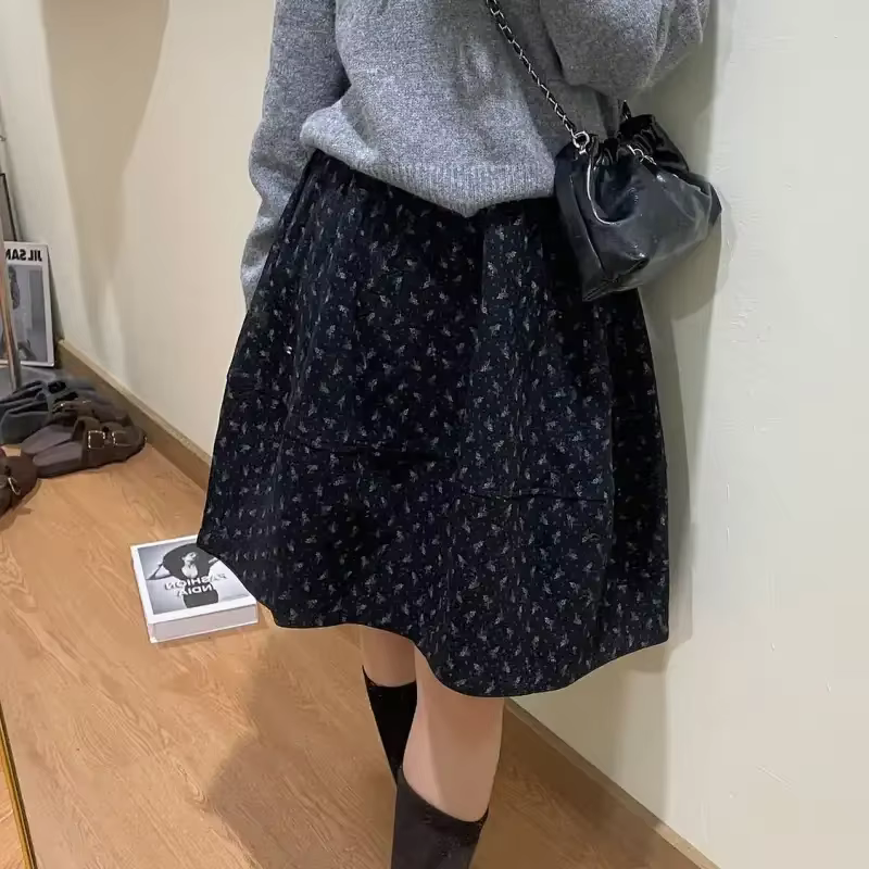 Mini-Jupe en Velours Côtelé à Fleurs Taille Haute Coupe Trapèze à Volants Pour Femmes Junior Printemps Automne Occasions Spéciales