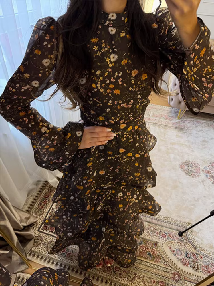 Robe de soirée imprimée pour femmes avec manches longues évasées, silhouette cintrée, lacets et volants en cascade pour occasions spéciales