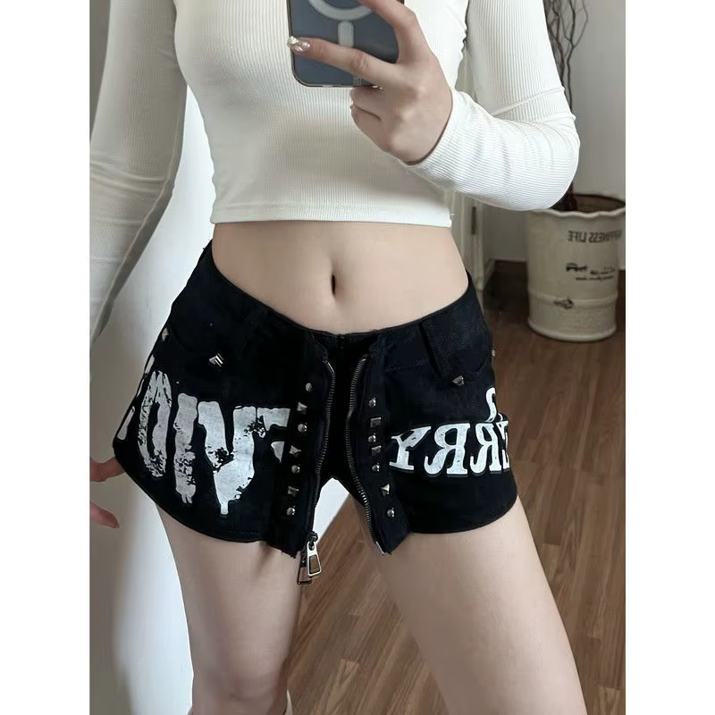 Mini-jupe short en jean délavé taille basse avec motifs graffiti pour femme